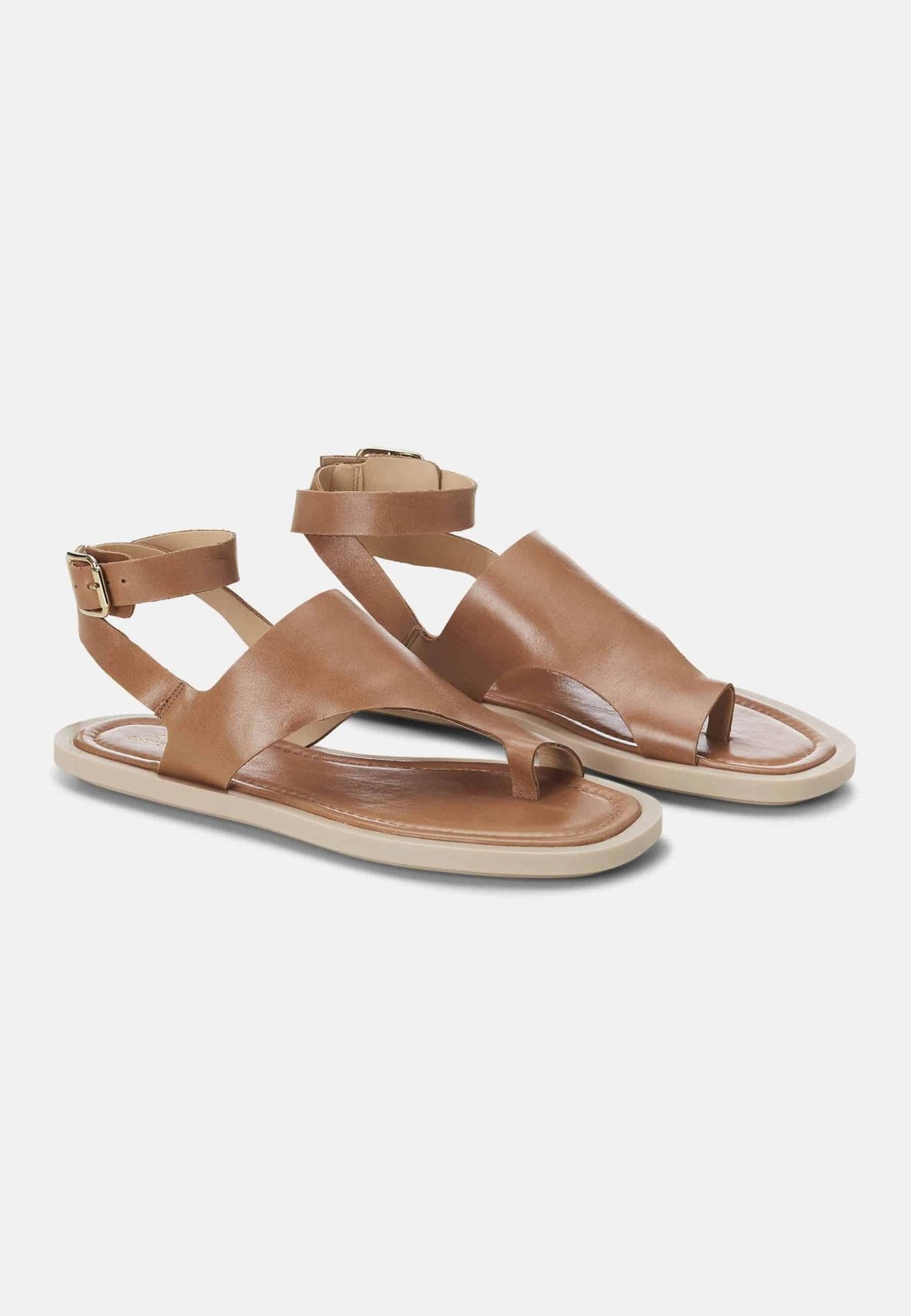 Paineira Caramel Leather Toe-Ring Flat